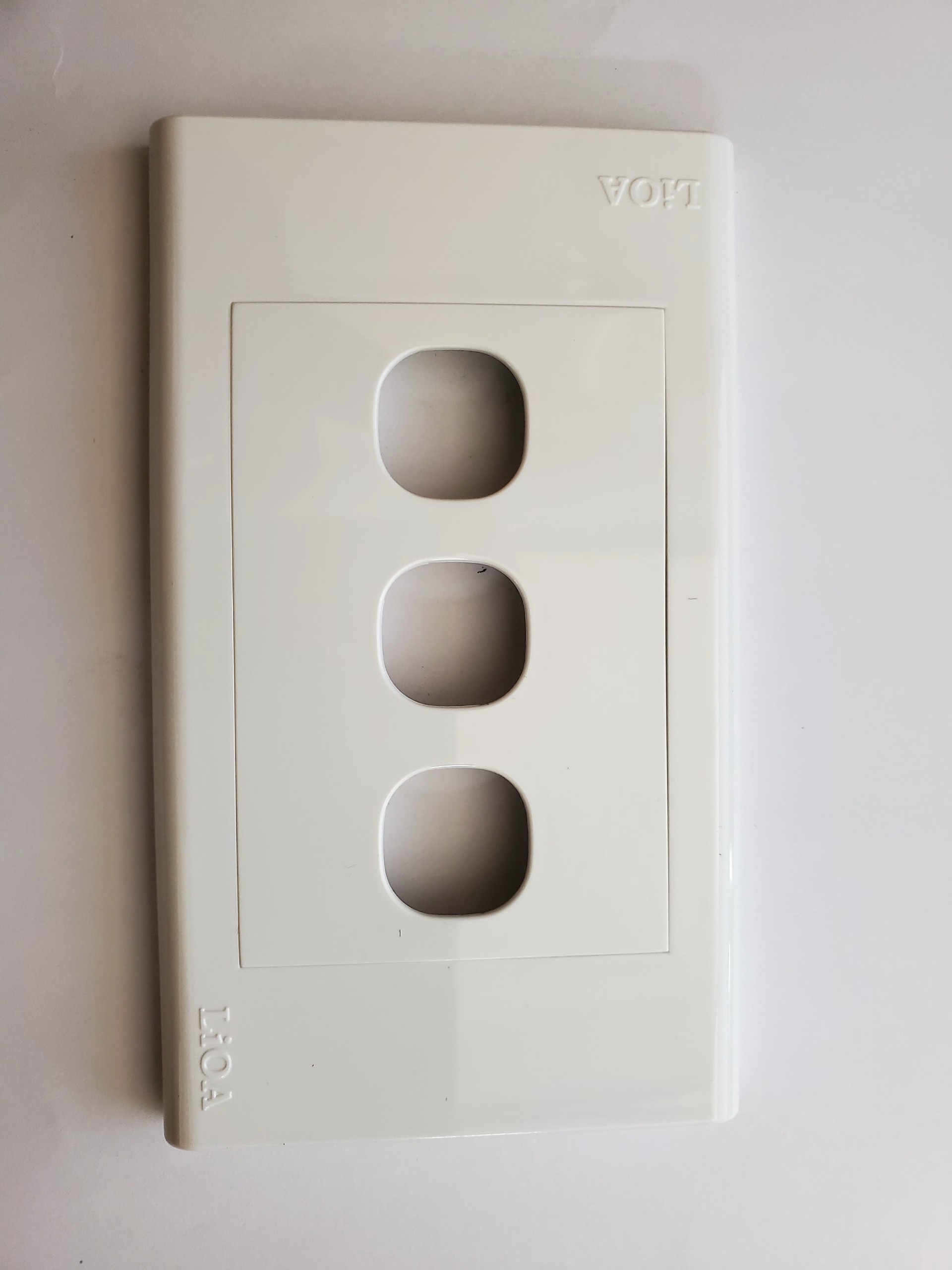 MẶT 3 CÔNG TẮC LIOA - E183X