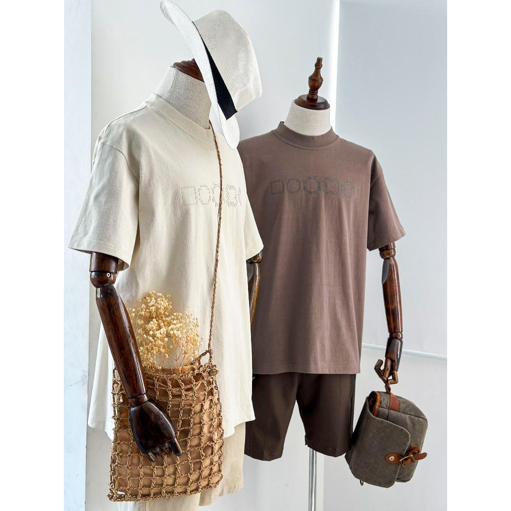 Áo Thun Ngắn Tay Cổ Tròn BY COTTON In Icon Nâu Đậm