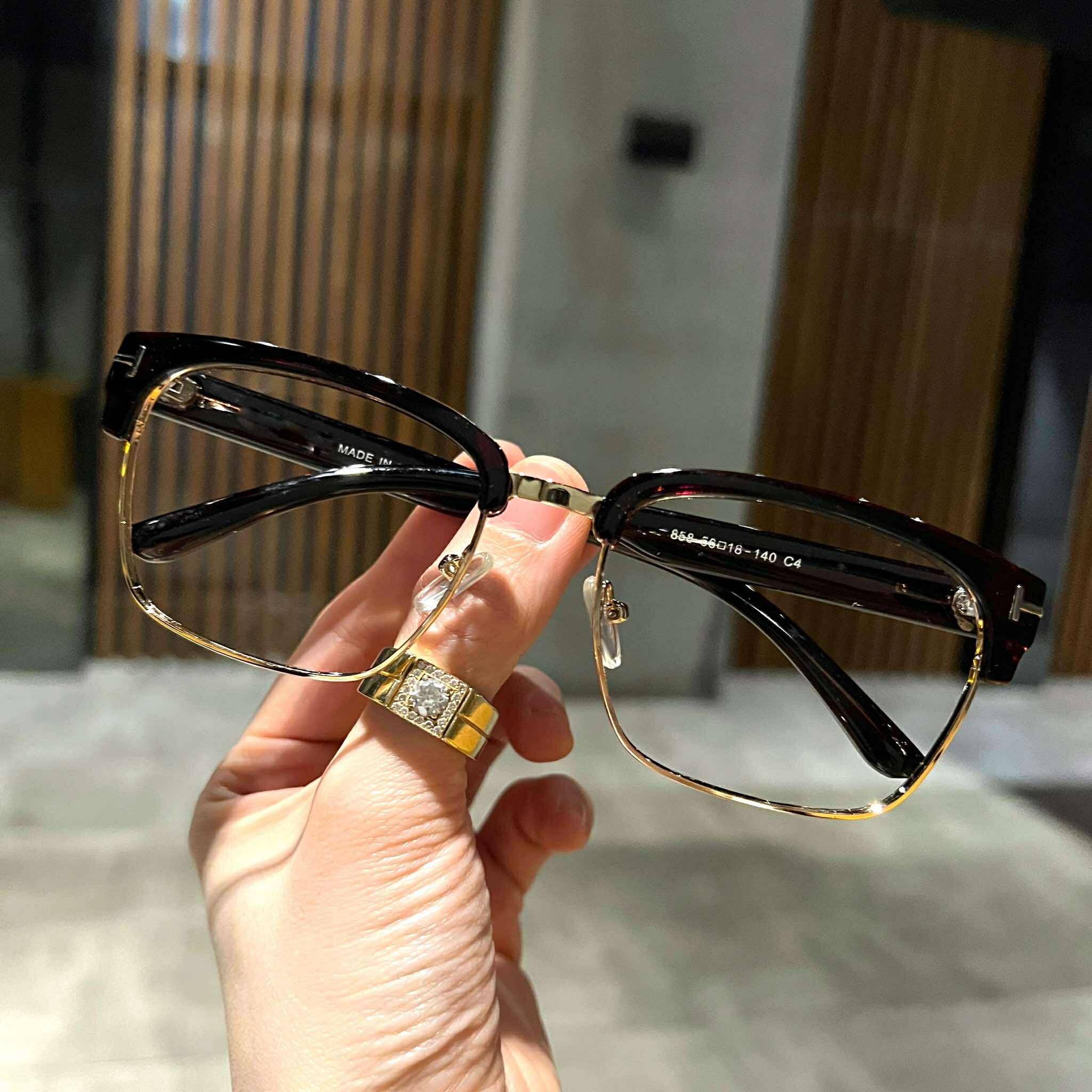 Kính mắt thời trang dáng vuông basic dễ đeo cho nam nữ