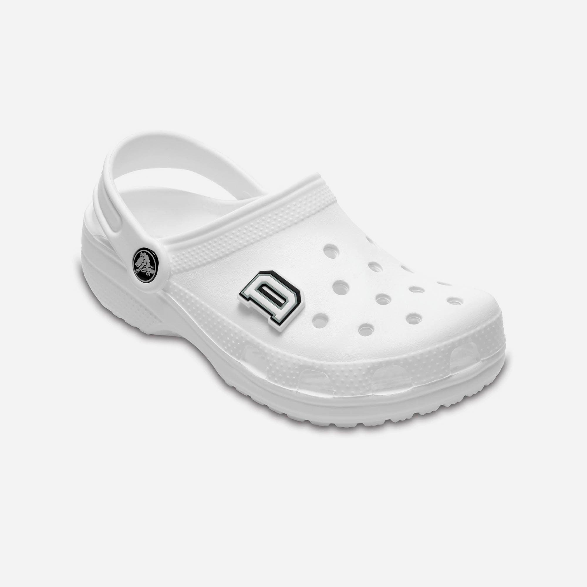 Huy hiệu jibbitz Crocs Letter D - 10006997