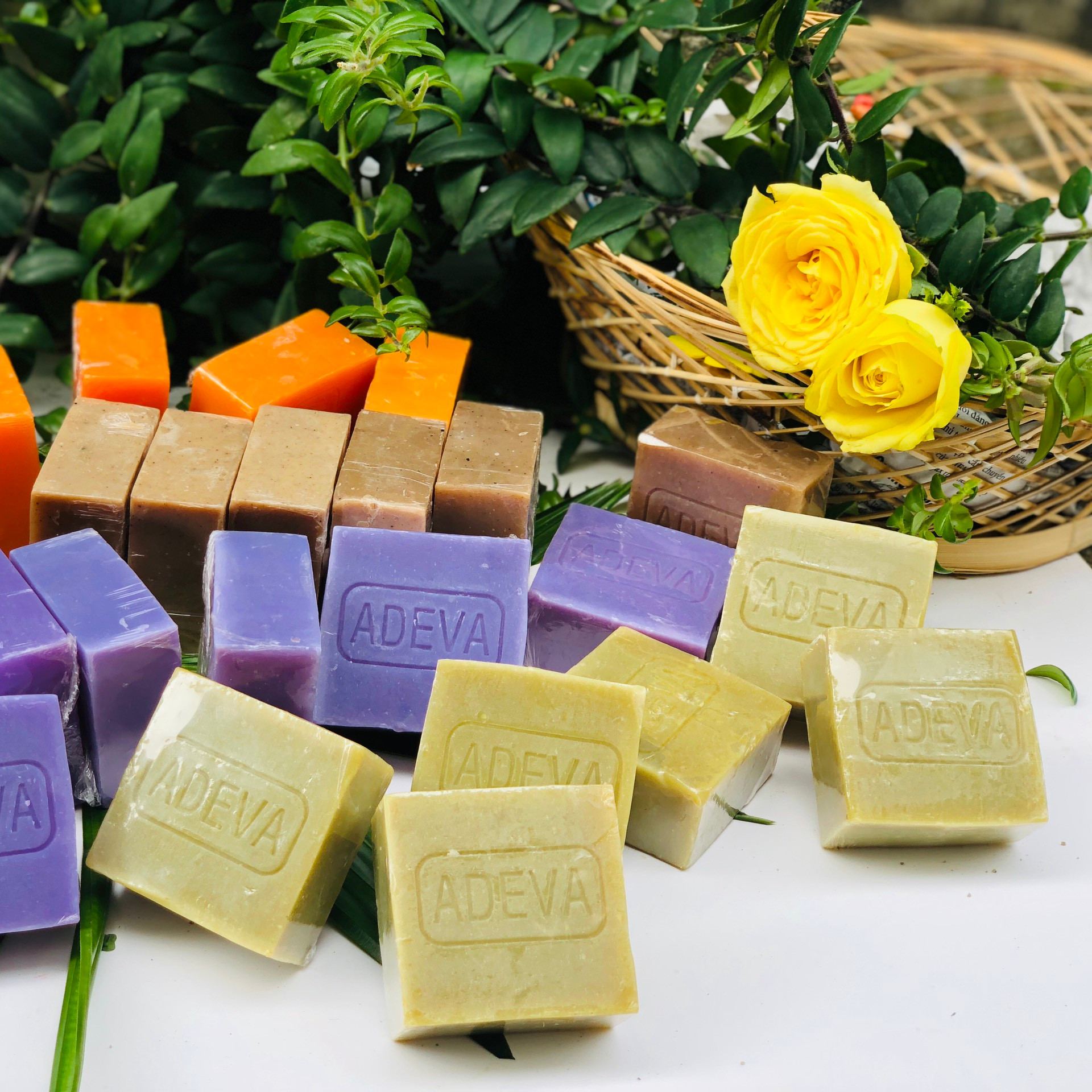 Coconut handmade soap - Xà bông Mù u (3 bánh - 100 gr/ 1 bánh) - Adeva Naturals - Xà phòng handmade với thành phần từ thiên nhiên, an toàn dịu nhẹ, cho làn da mềm mại - Không gây khô rít da