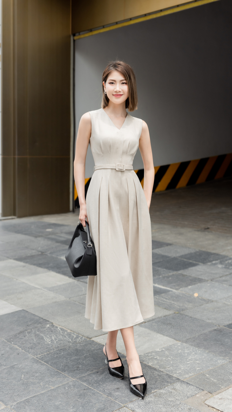 Đầm xòe sát nách xếp ly thân trước Larrisa thiết kế cao cấp WHITE CHIC