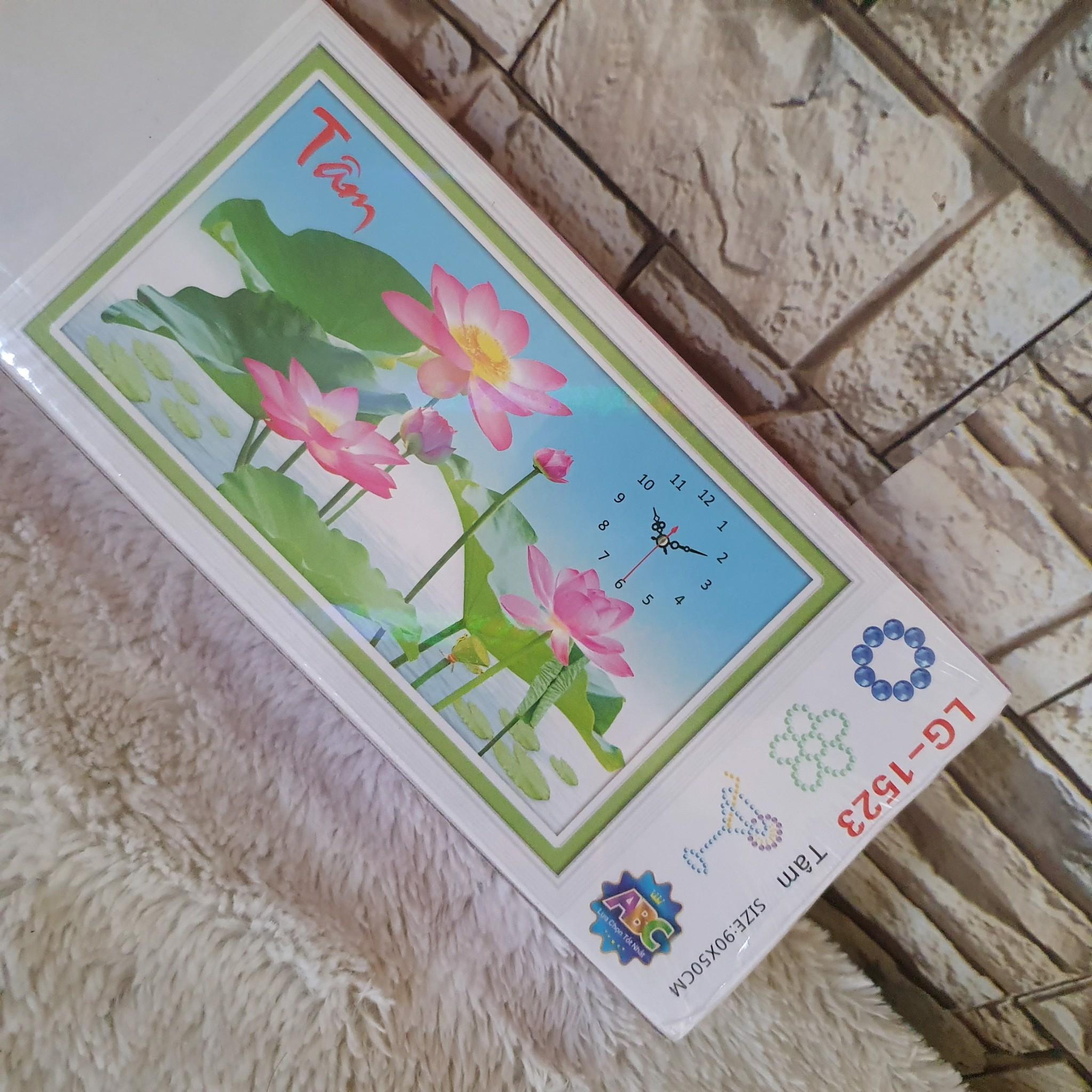 Tranh Đính Đá CHỮ TÂM . Kích Thước: 90cm x 55cm