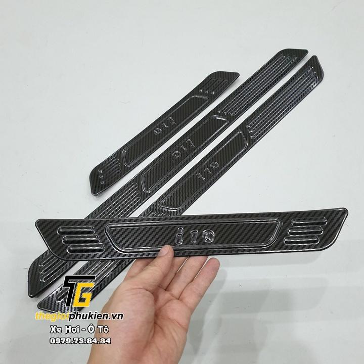 Trọn bộ ỐP BẬC CỐP VÀ BẬC CỬA xe Hyundai Grand i10 2021 Hatchback - vân Carbon