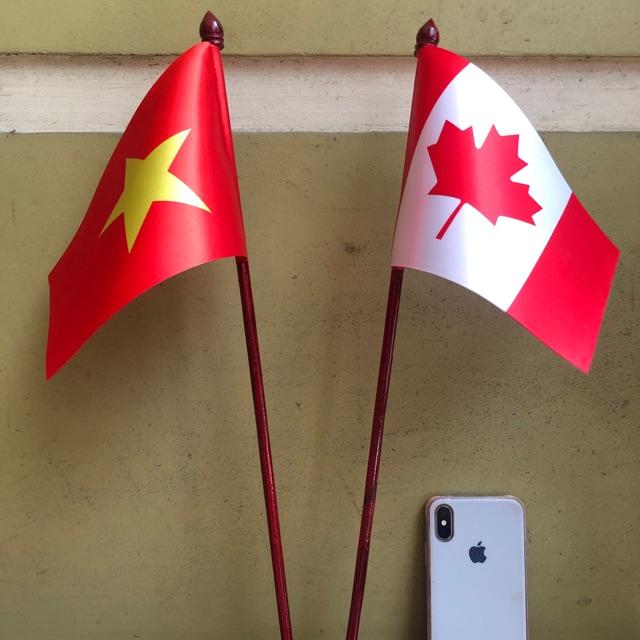 Cờ để bàn đế gỗ đôi Việt Nam - Canada
