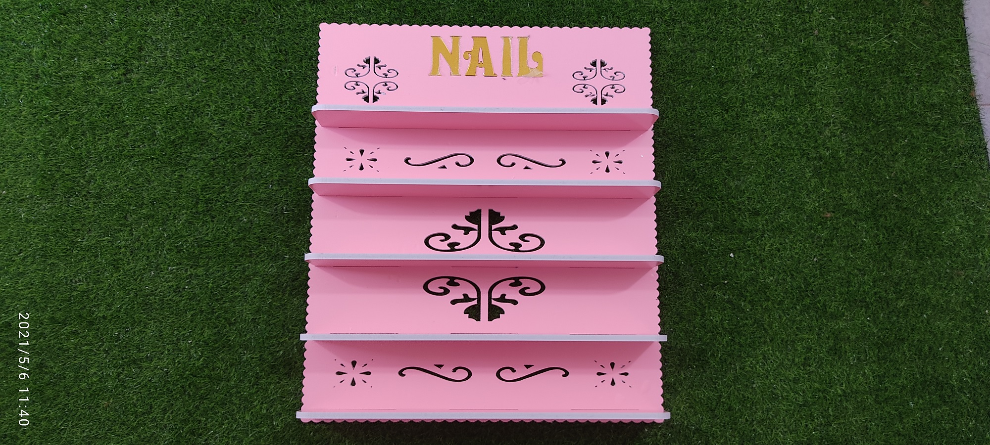 Kệ Sơn chữ Nail vàng - PVC Foam xanh - 81x60x11