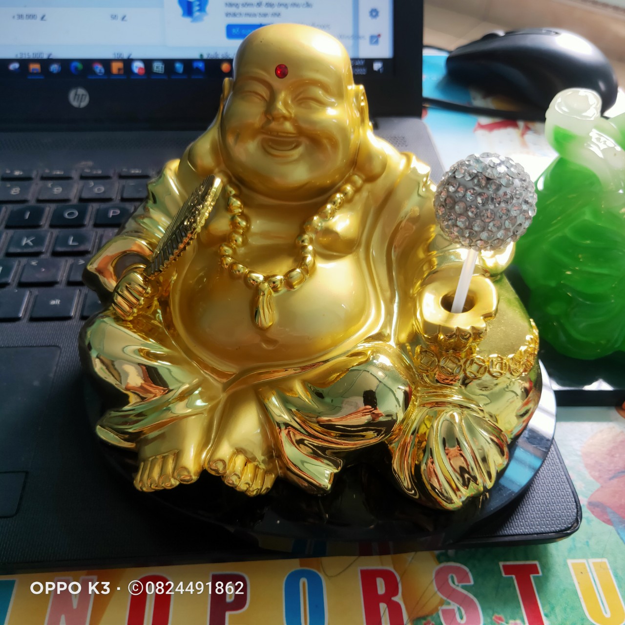Tượng phật Di Lặc vàng ngọc đặt taplo ô tô cảm biến Xoay Cầu năng lượng mặt trời