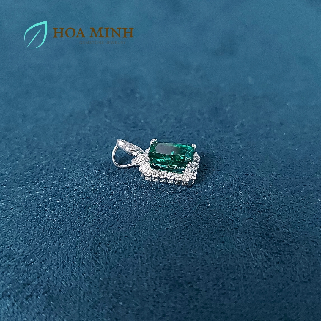 Mặt dây xoàn Nam Phi xanh lá bọc xoàn size 8x10 li kiều diễm, sang trọng