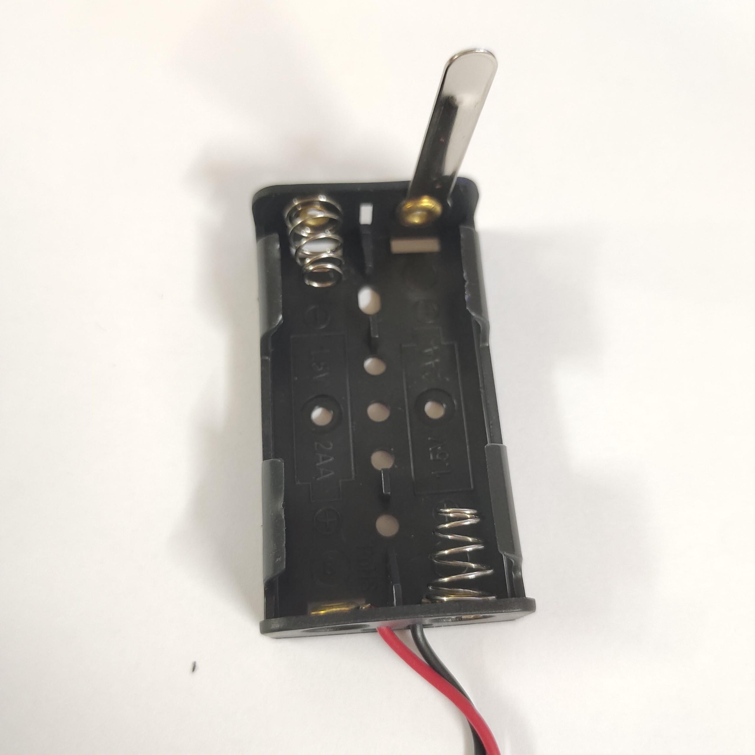 Khay pin có công tắc gạt loại 2 pin để chế tạo