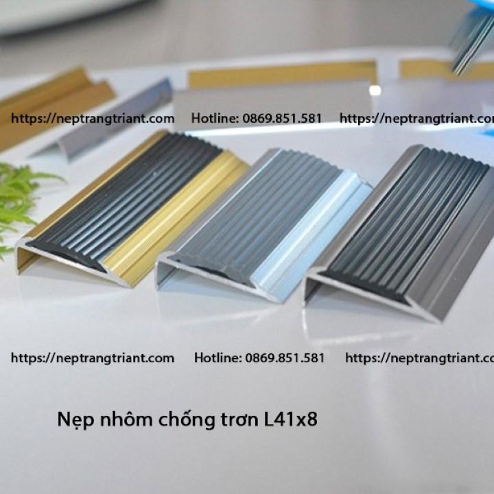 Nẹp nhôm L41x8, nẹp chống trơn nhôm, nẹp trang trí, nẹp kết thúc cầu thang, thanh dài 2m5 có kèm cao su chống trượt