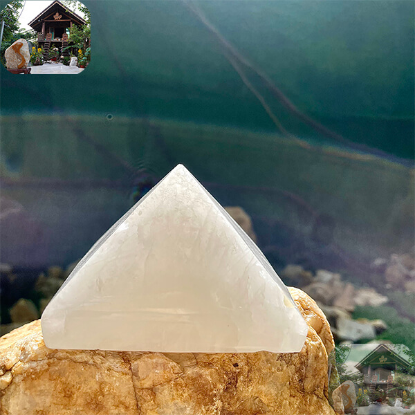 Hình ảnh Kim tự tháp phong thủy NHA SAN T642 Vật phẩm mang lại may mắn, sức khỏe và tài lộc - 0.98 kg (7 x 10.2 cm)