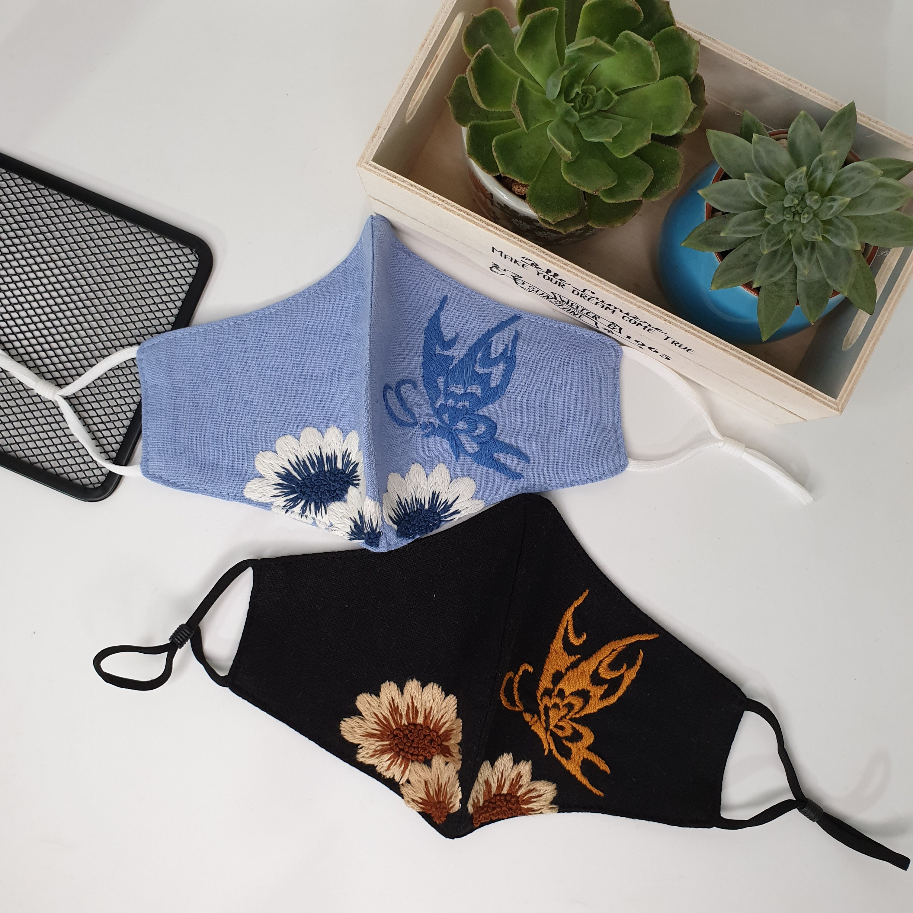 Khẩu trang thêu tay vải linen JL181