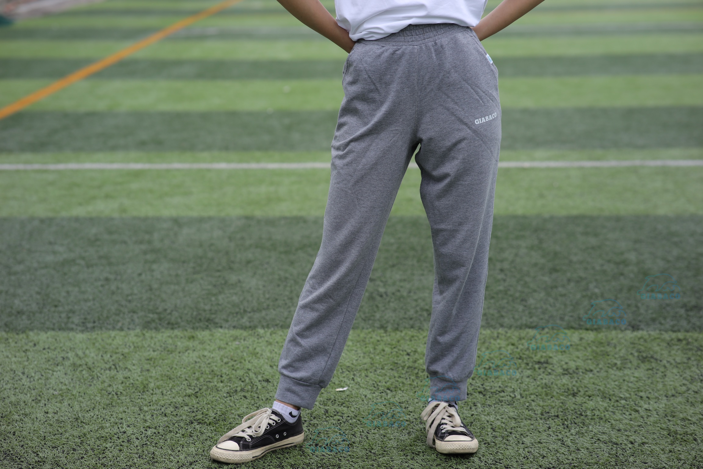 Quần Jogger dáng suông ống bó Unisex