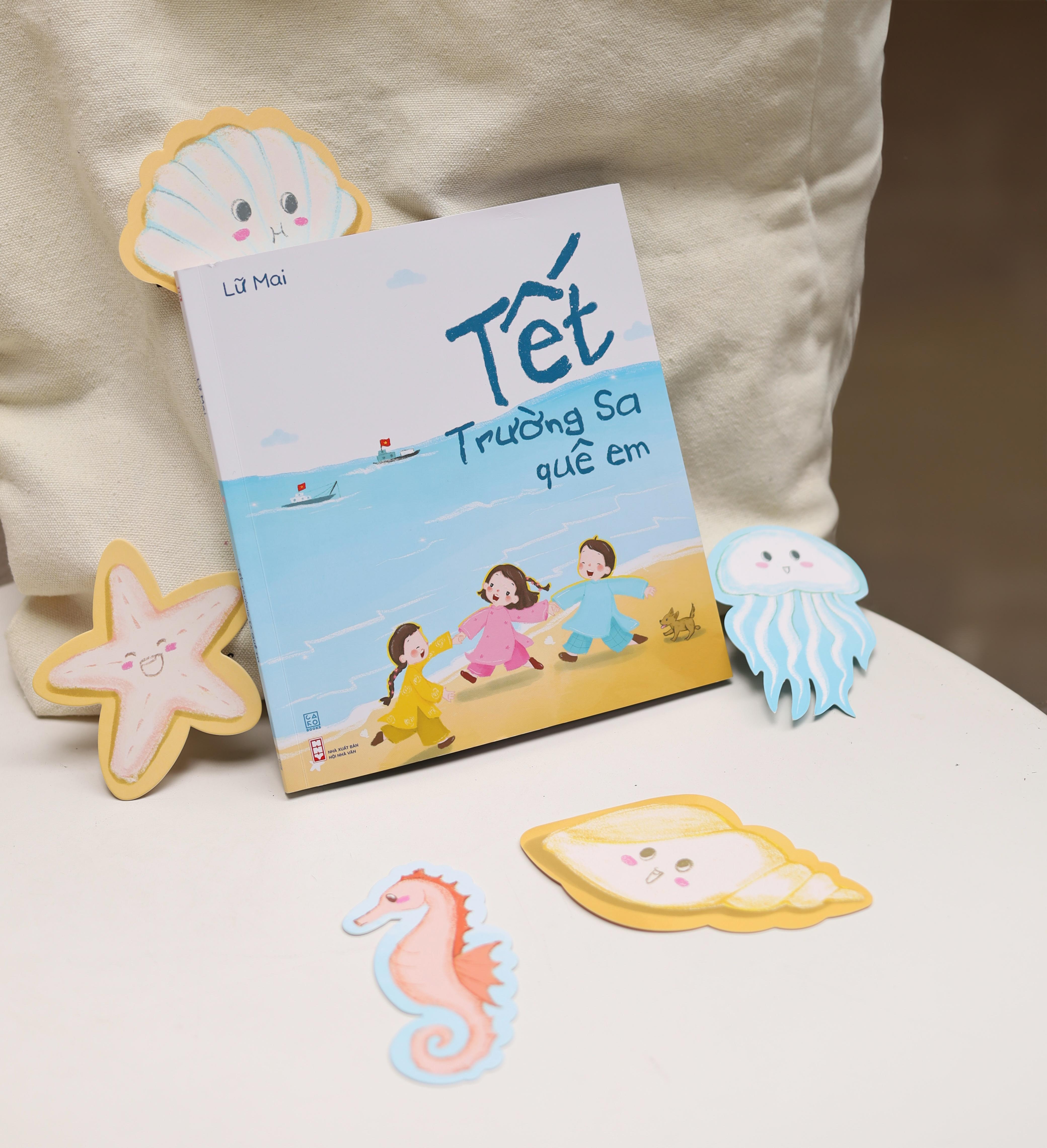 Sách - Tết Trường Sa Quê Em