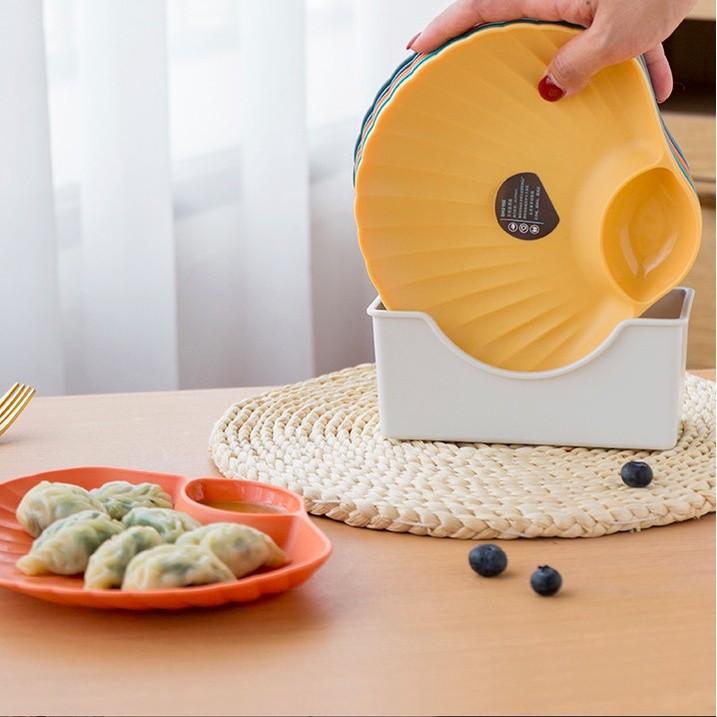Đĩa nhựa decor đẹp set 4 đĩa đựng thức ăn hình vỏ sò có ngăn để gia vị chấm nhiều màu chất lượng cao