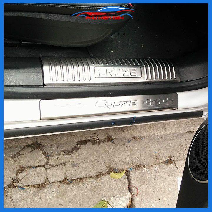 Ốp bậc cửa, nẹp bước chân INOX cho xe Chevrolet Cruze 2009-2010-2011-2012-2013-2014-2015-2016-2017-2018-2019