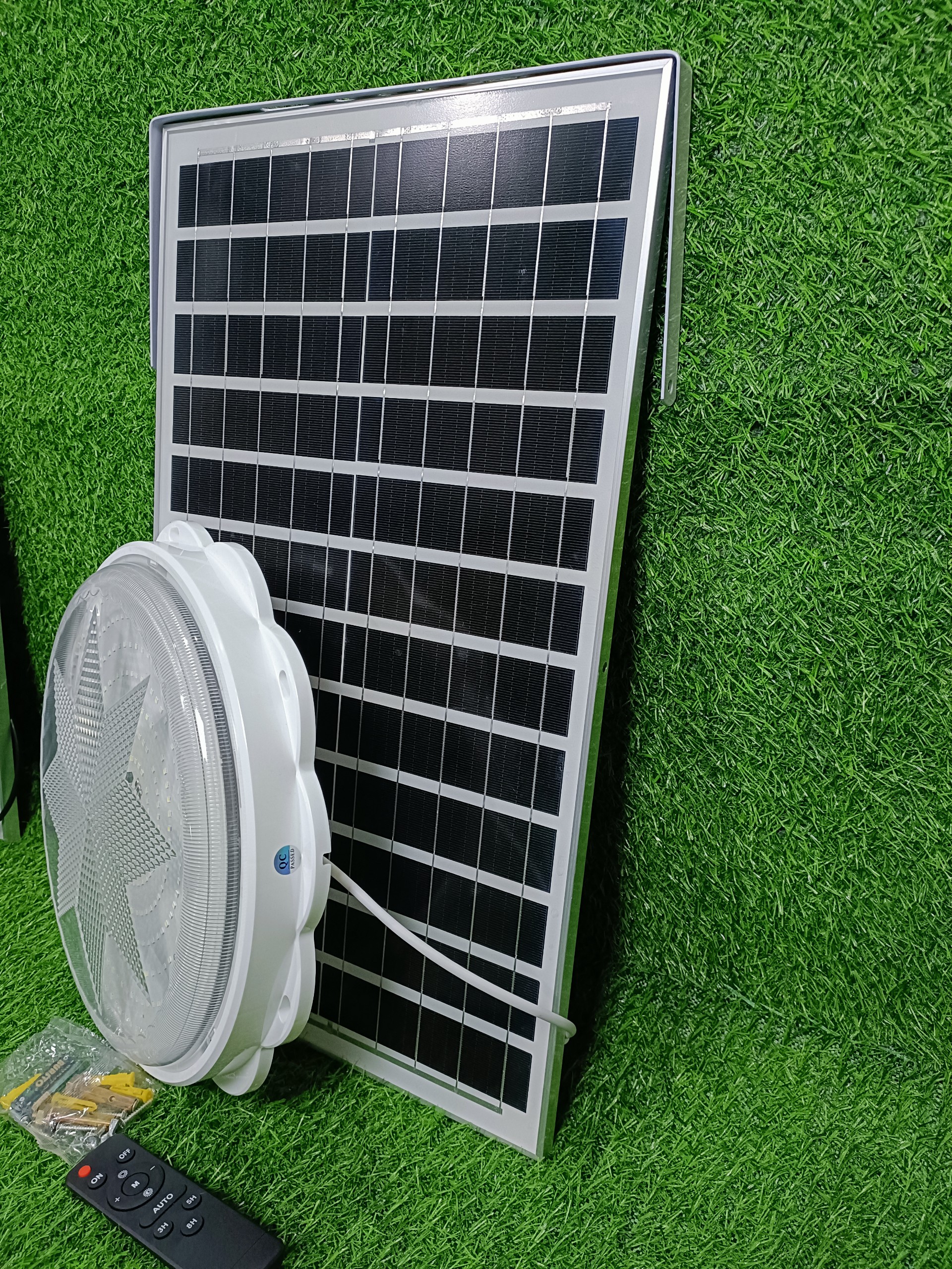 Đèn Năng Lượng Mặt Trời Ốp trần 300W 400W