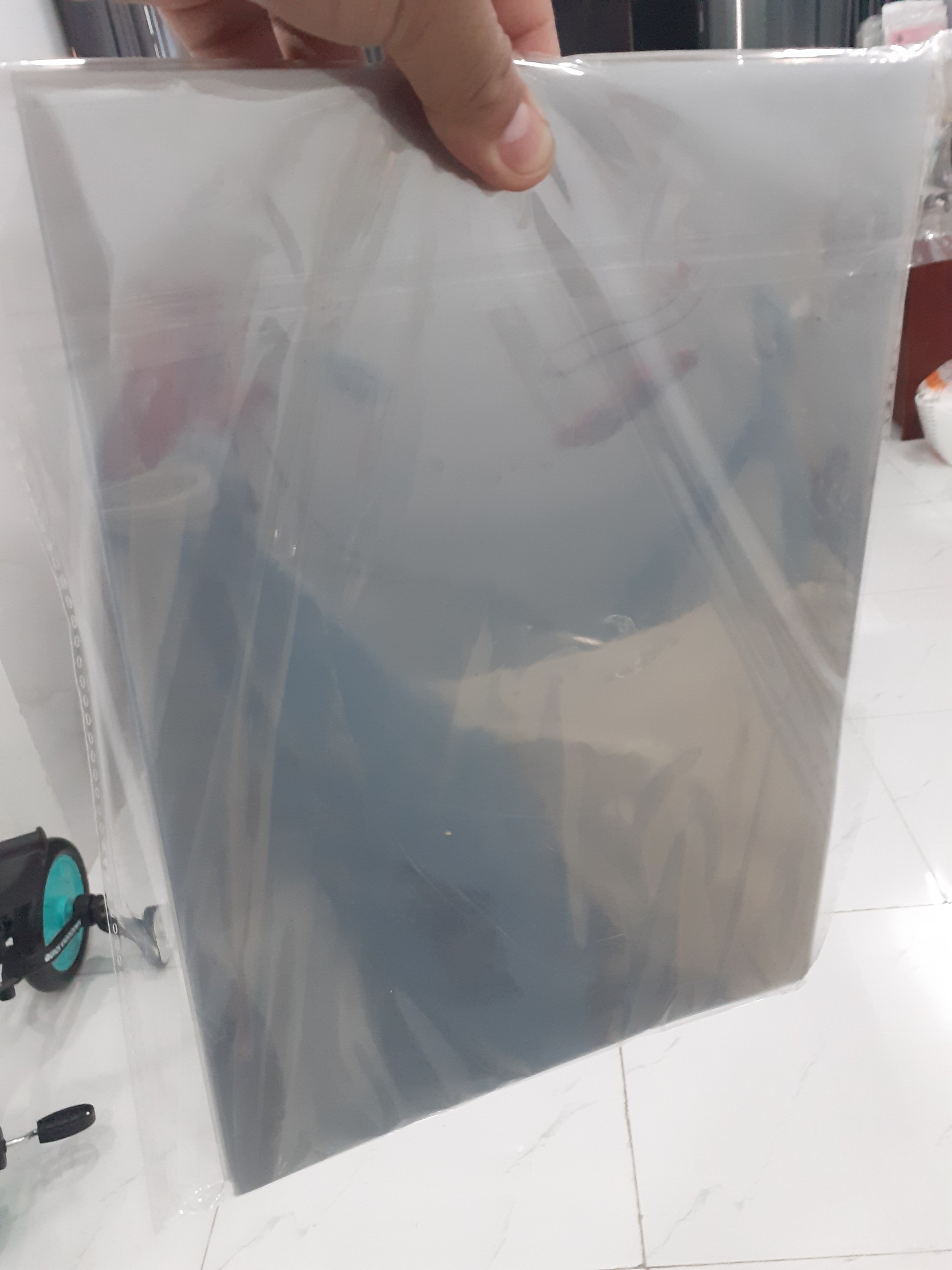 1 xấp bìa kiếng A4 1,5