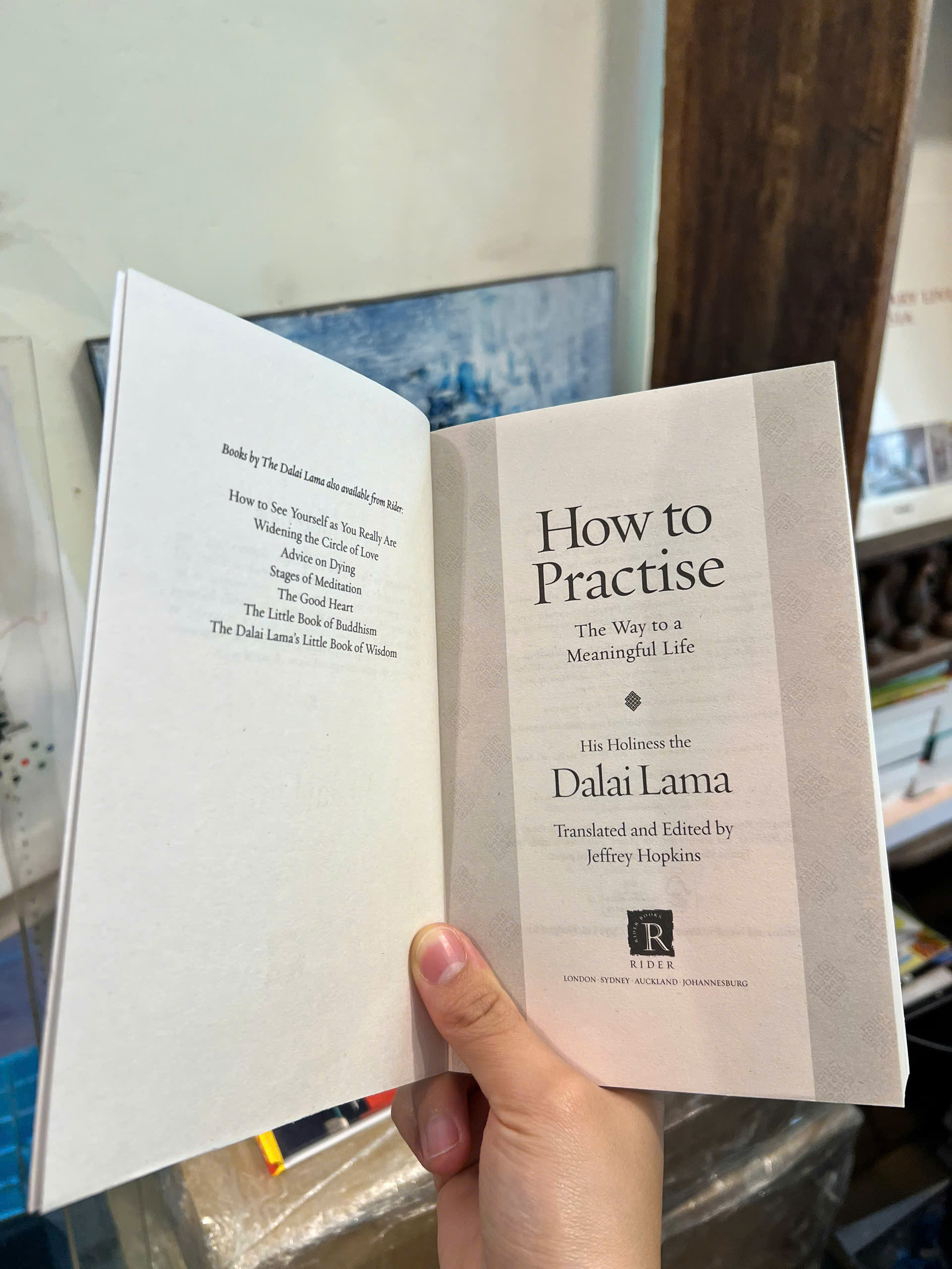 Sách - How To Practise: The Way to a Meaningful Life by Dalai Lama | Buddhism / Religion / Ngoại văn