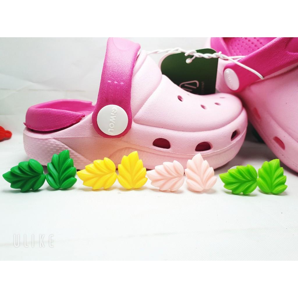 Sticker gắn sục, dép cross LOẠI ĐÁ