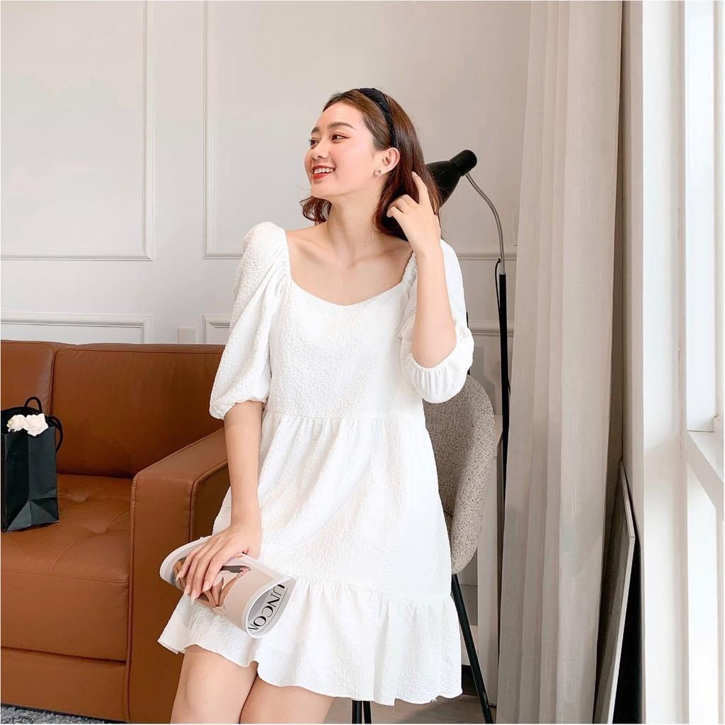 ĐẦM BABYDOLL XỐP IN HOA NỔI TRẮNG ĐEN CỔ VUÔNG TAY LỠ DÁNG XÒE TẦNG-hình thật cận vải
