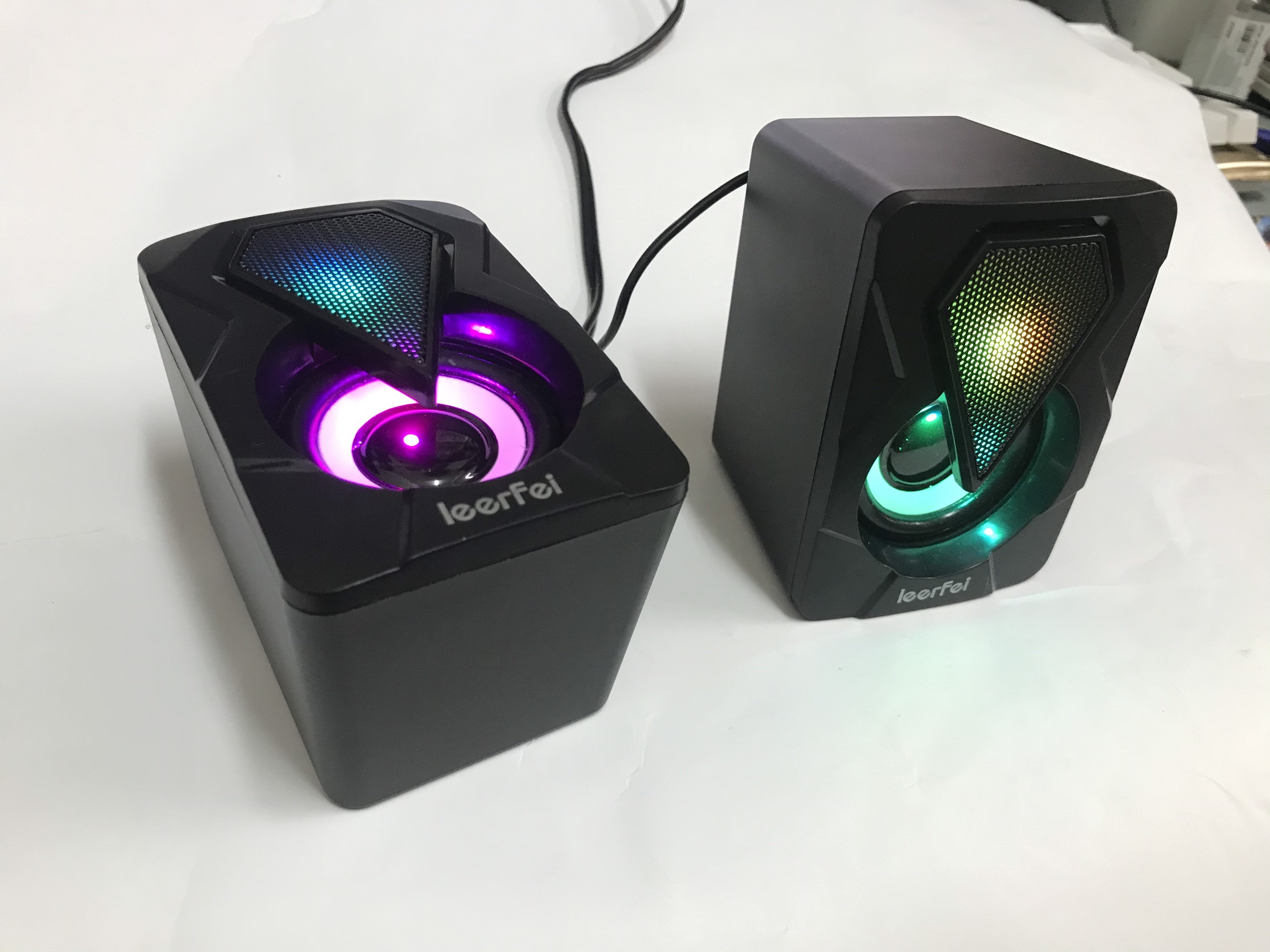 Loa vi tính mini 2.0 LeerFei YST-1046 bass siêu trầm, led nhiều màu hỗ trợ USB 2.0