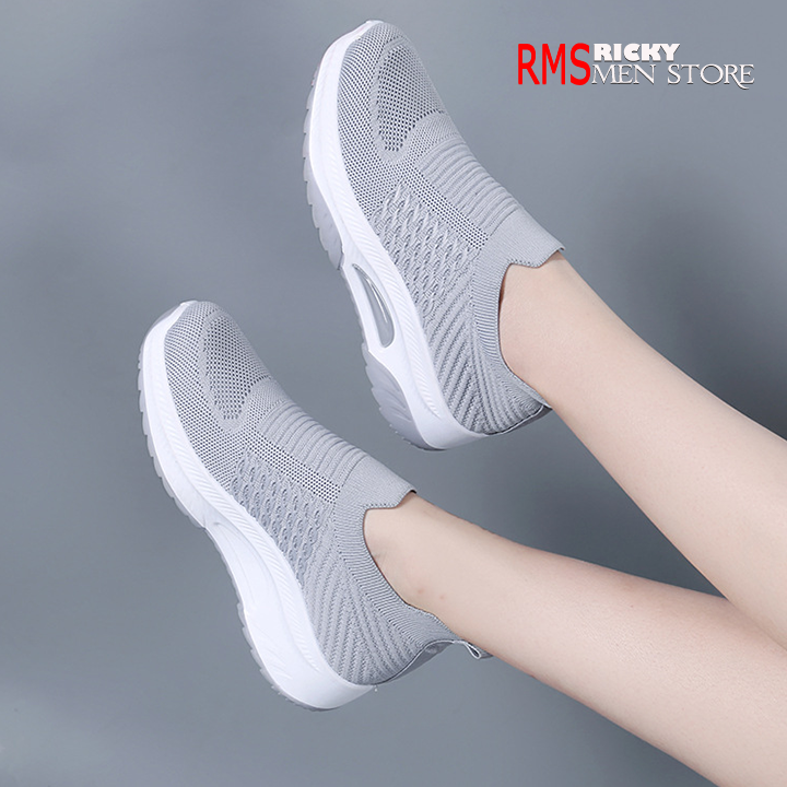 Giày thể thao nữ Basic, cổ chun co giãn, vải thoáng khí - Đế nhẹ . êm chân , dẻo