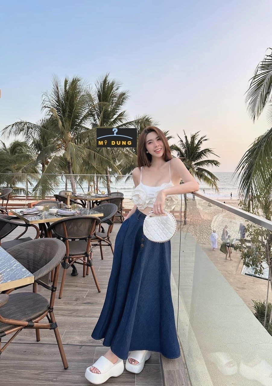 NGHE ĐỒN EM NÀY ĐANG LÀM MƯA LÀM GIÓ.. HÓT LÀ NHÀ MỸ DUNG CÓ NHÉ CÁC NÀNG -ÁO CORTOP 2S HOA HỒNG- HÀNG THIẾT KẾ LOẠI 1 - FORM CHUẨN- MẶC SIÊU HÁCH DÁNG- PHỐI ĐỒ CỰC SANG