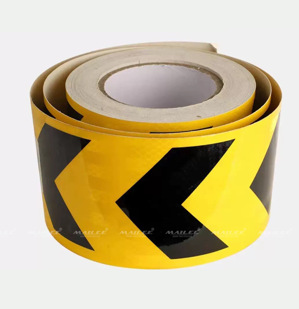 Cuộn Phản Quang khổ rộng 10 cm x 25 mét, Cảnh Báo An Toàn Hình Mũi Tên Dùng Dán Xe Ô tô, Thùng Xe Tải, An Toàn, chất liệu PVC Chống Thấm Nước - Mũi Tên Vàng Đen - Mai Lee