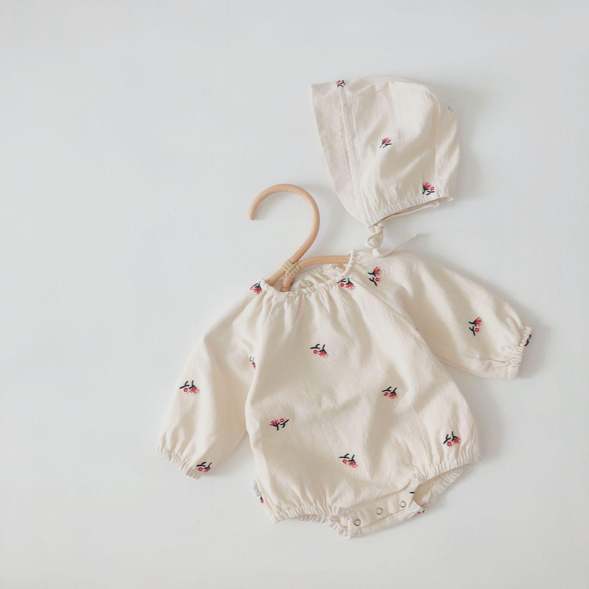 Mùa Xuân Năm 2020 Thêu Hoa Phong Cách Hàn Quốc Bé Sơ Sinh Bé Gái Bodysuits Nón Vải Lanh Cotton Trẻ Sơ Sinh Liền Quần Bé Tập Đi Trẻ Em Mặc Áo Vải