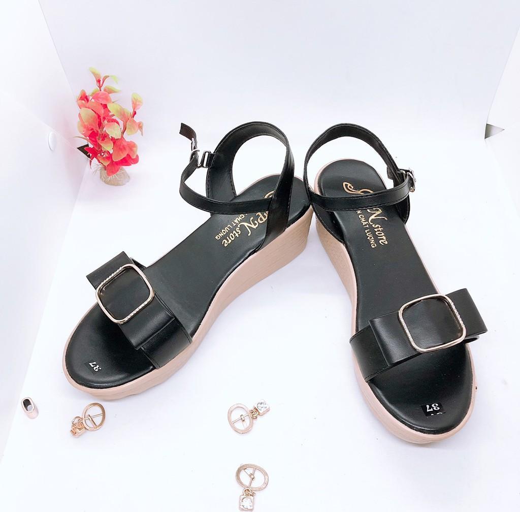 Giày Sandal Đế Xuồng 5cm Quai Ngang khoá Vuông kết Hạt