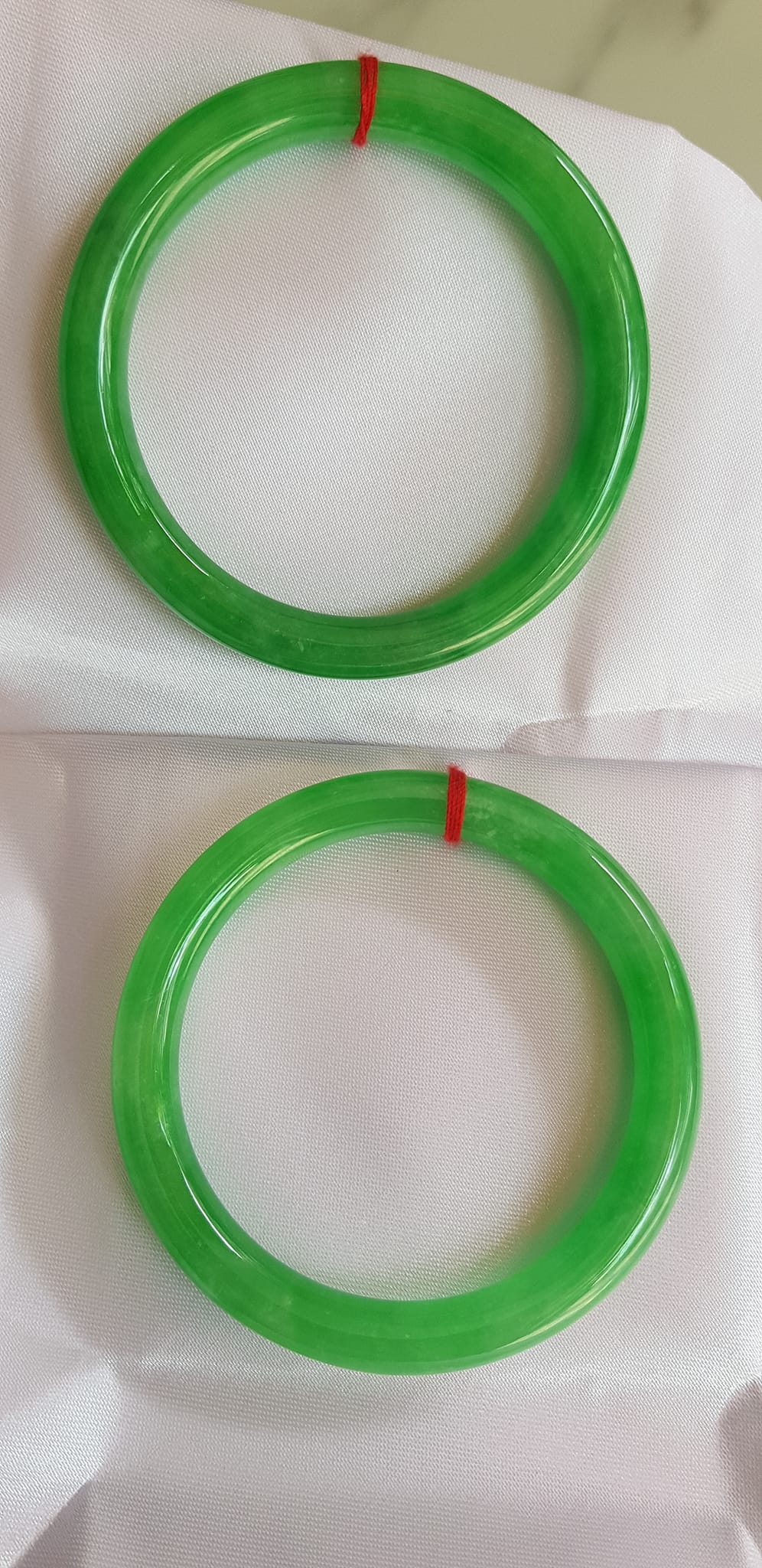 Vòng tay đá cẩm thạch tự nhiên Ngọc Đậu Lý A 54mm x cọng 8mm Màu Xanh Lý Đậu nhẹ tươi bóng mượt đẹp Nữ 53kg - 60kg đeo mệnh Mộc mệnh Hỏa mệnh Thủy ạ