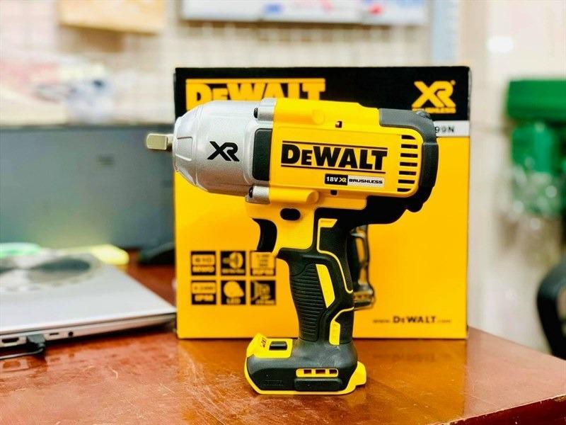 MÁY SIẾT BULONG PIN CẦM TAY 18V (950 N/M ) DEWALT DCF899M2- HÀNG CHÍNH HÃNG