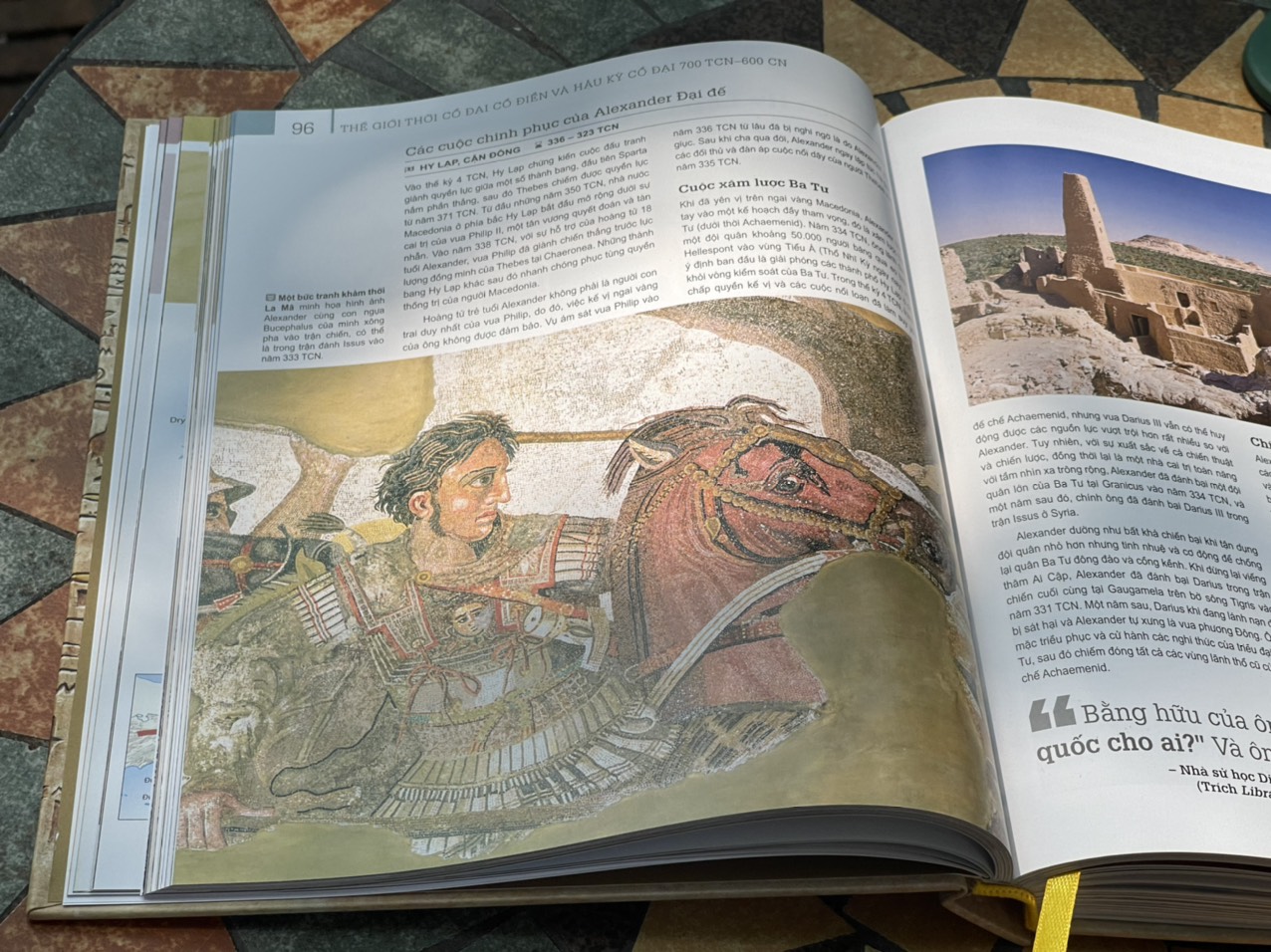 Hình ảnh (Bìa cứng, sách tranh in màu toàn bộ siêu đẹp) WORLD HISTORY – Từ thế giới cổ đại đến thời đại thông tin - Philip Parker - ZenBooks
