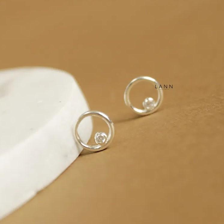 Khuyên đường tròn đính 1 đá S925 LANN