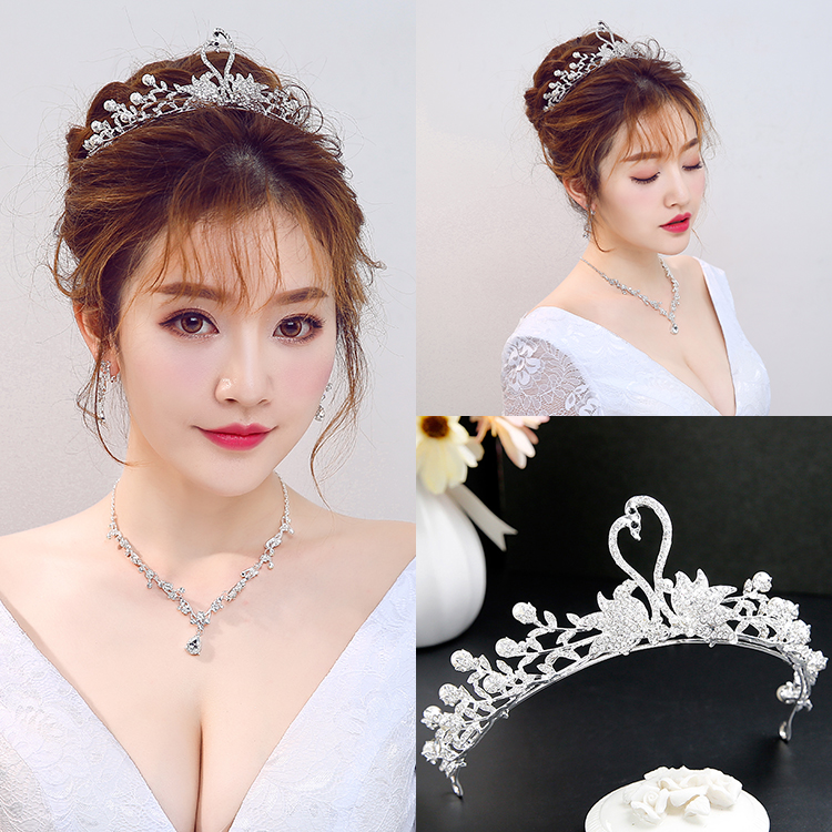 Vương Miện Mỹ Ký Thời Trang Phong Cách 120 Số 16, Trang Trí Hình Thiên Nga Cách Điệu Nghệ Thuật, Đính Đá Và Hạt Trai Trang Sức Màu Trắng Tinh Khôi, Chất Liệu Khung hợp kim Không Gỉ, Phủ Nhũ Bạc Hoặc