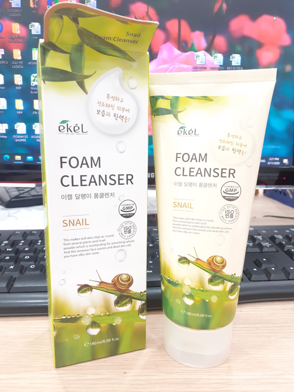 Sữa rửa mặt Ốc Sên - Ekel Foam Cleanser Snail 180ml (Tặng 2 mặt nạ Jant Blanc)