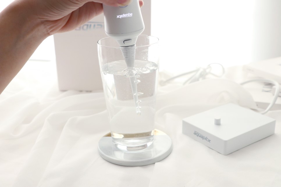 Máy tăm nước Aquapick AQ-230 cầm tay  chống nước IPX7, KDA khuyên dùng