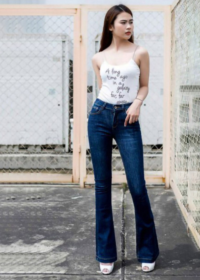 Quần jean nữ ống loe xanh đen trơn form siêu đẹp
