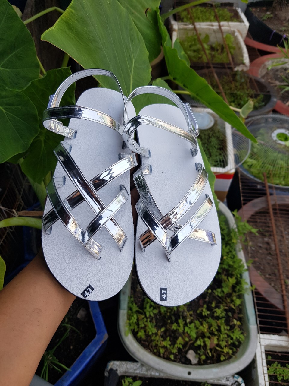 sandals nữ đế trắng quai bạc ( A 21 bạc ) size có từ 34 nữ đến 42 nữ có đủ màu đủ size nhắn tin chọn thêm