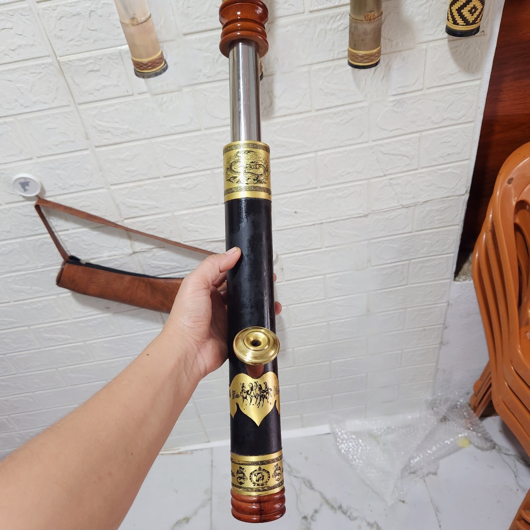 Điếu rút kèm bao da không túi phụ,nút nỏ nhấc tàn.