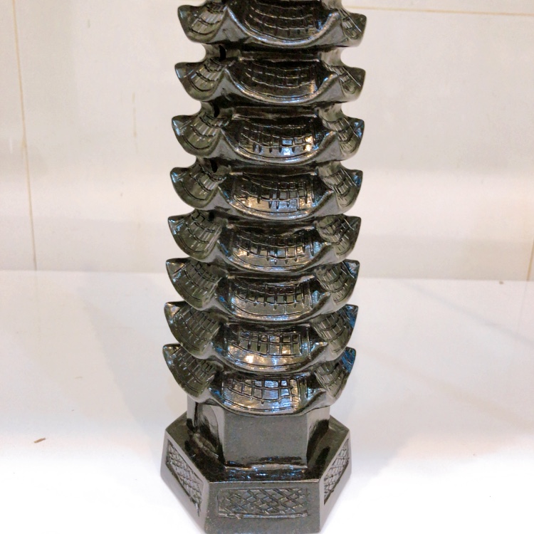 Tháp văn xương đen 9 tầng đá tự nhiên canxite cao 35 cm đường kính 11cm