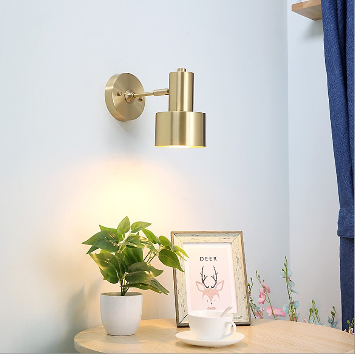 Đèn tường mạ đồng hiện đại trang trí nội thất cao cấp, sang trọng.