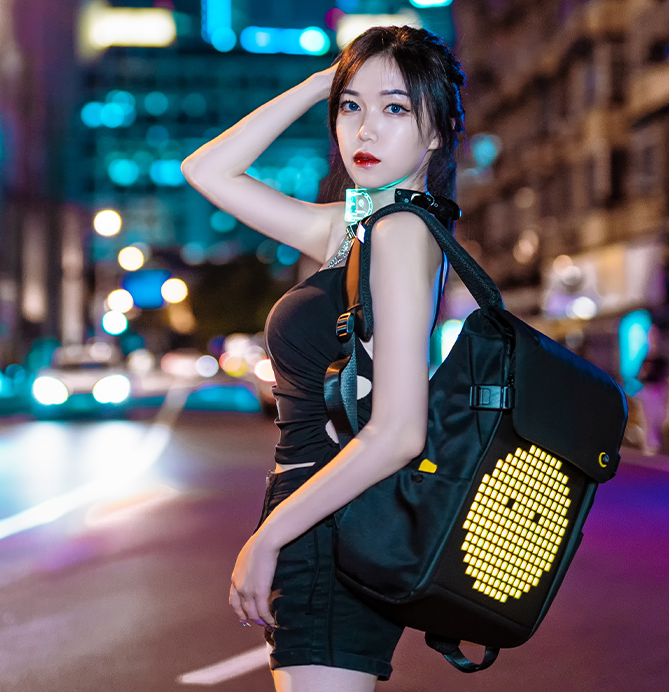Balo Chống Nước Divoom Pixoo Backpack-M, Màn Hình LED, Ngăn Lớn Cho Laptop 14 "Hoạt Động Ngoài Trời - Chính Hãng