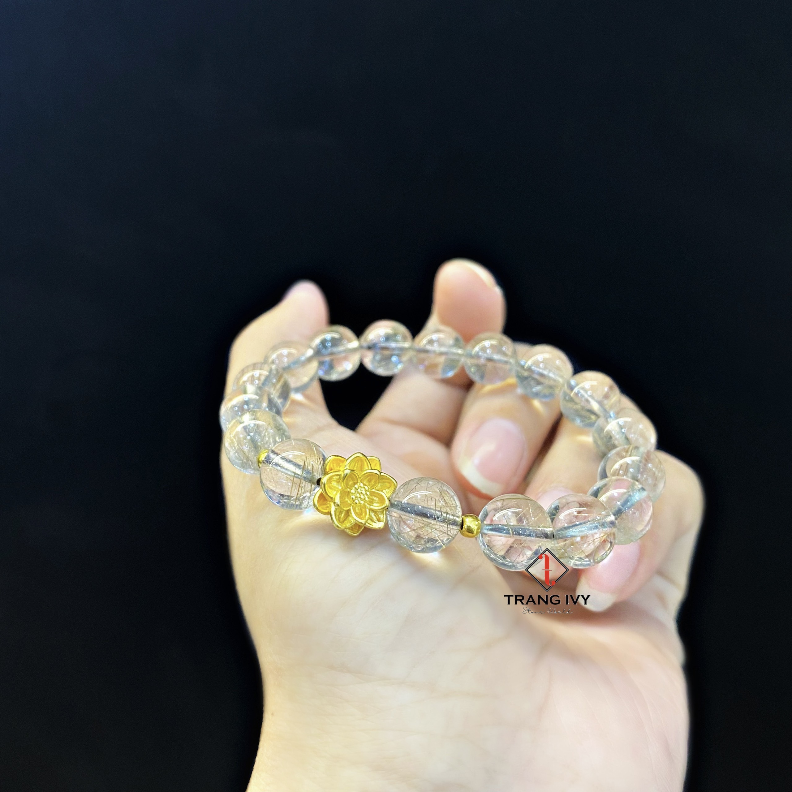 Vòng Thạch Anh Tóc Bạch Kim Mix Charm Vàng 24k
