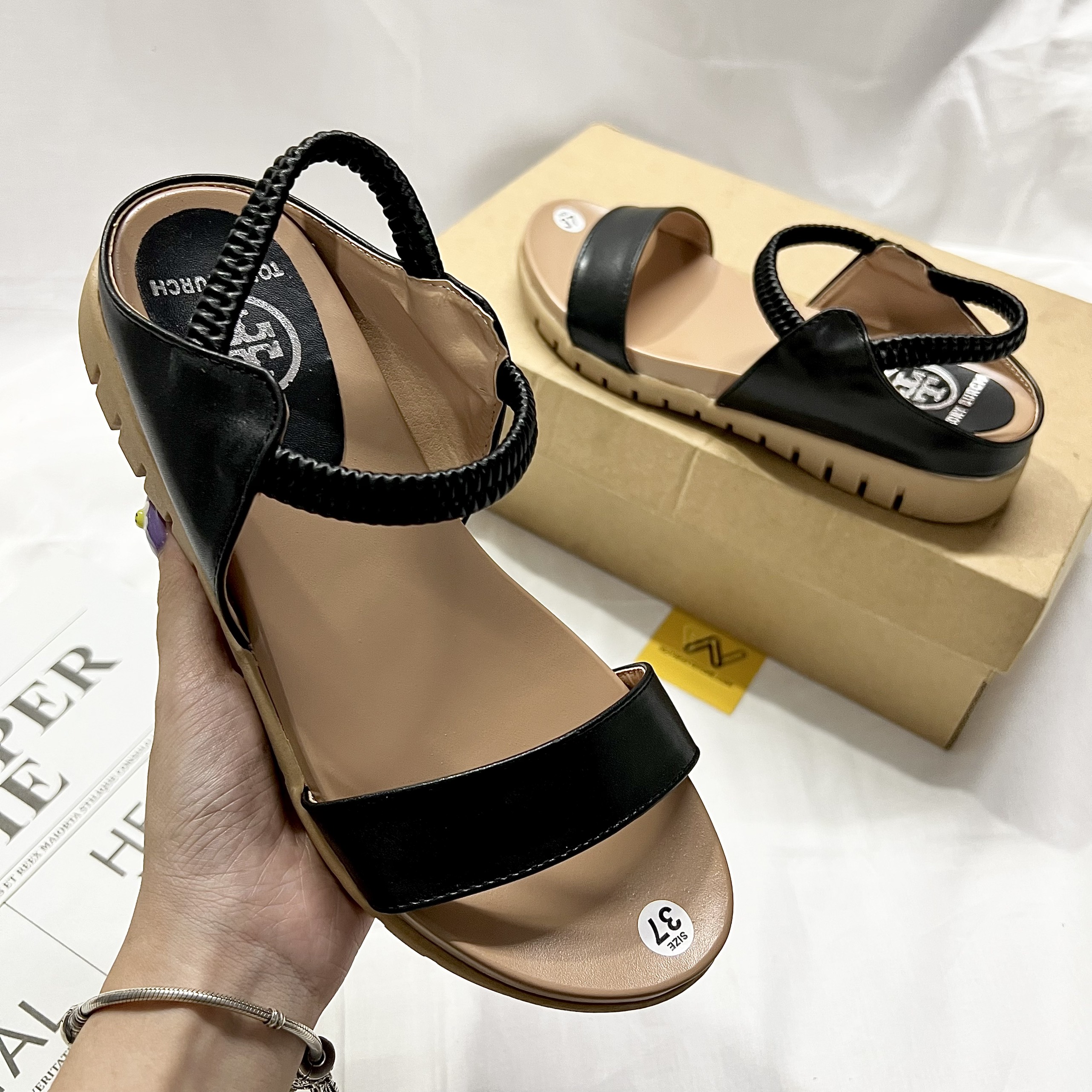 Giày Sandal Nữ 1 Quai Ngang Trơn Đế Xuồng Bằng 3cm Kem Đen Duy Nhật Store Học Sinh Đi Học Uzzang Chiến Binh Thun Bánh Mì