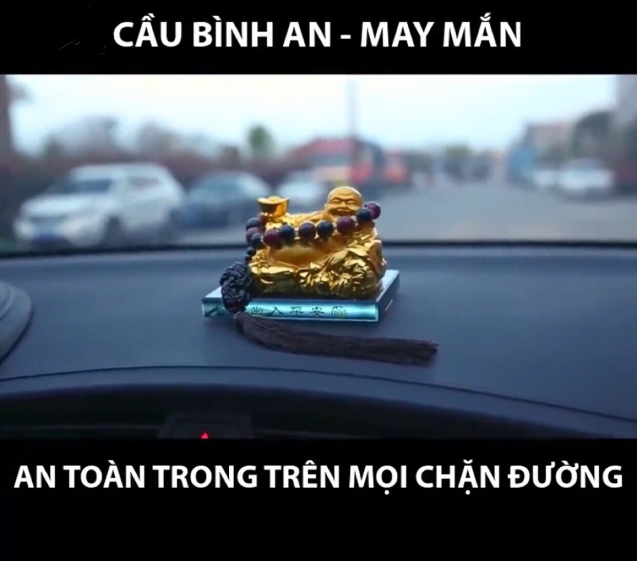 Tượng phật di lặc phong thủy quả cầu xoay năng lượng mặt trời ,quạt phe phẩy để bàn làm việc trang trí nội thất Taplo Ô tô ,xe hơi