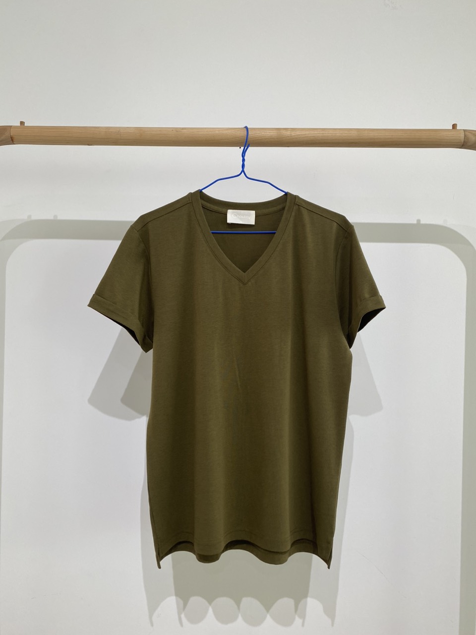 Áo phông trơn cổ tim tay gập unisex