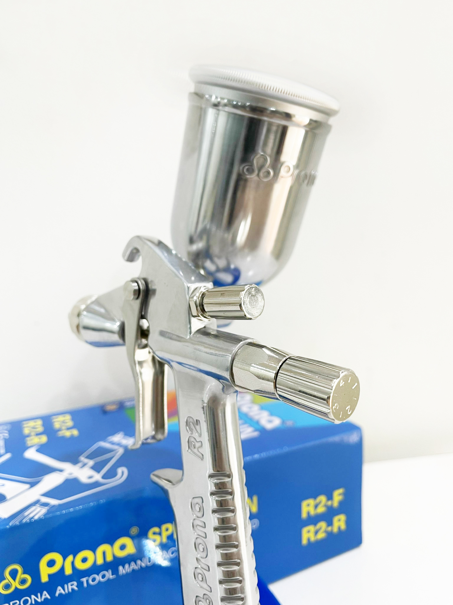 Súng phun sơn Prona R2-F+Cốc RC-51