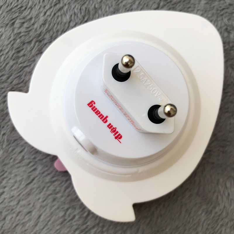Đèn Ngủ LED Cảm Biến Quang Hình Trái Dâu Điện Quang ĐQ LNL01 WW – Ánh Sáng Vàng